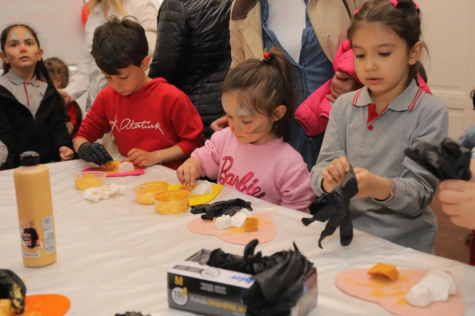 EDİRNE BELEDİYESİ 23 NİSAN ŞENLİĞİ RENKLİ GÖRÜNTÜLERE SAHNE OLDU galeri görseli